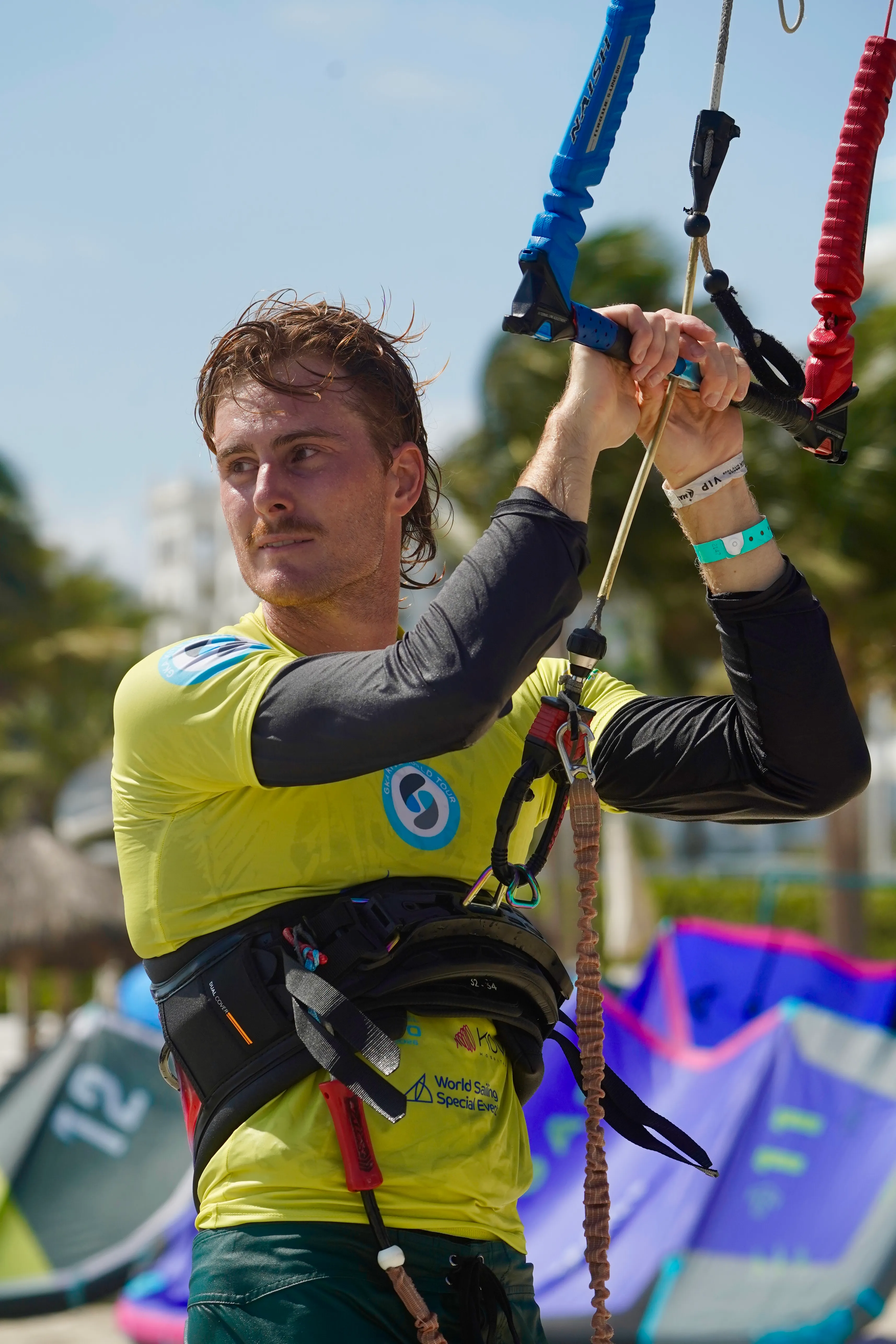 Retrato de atleta GKA preparando su equipo
